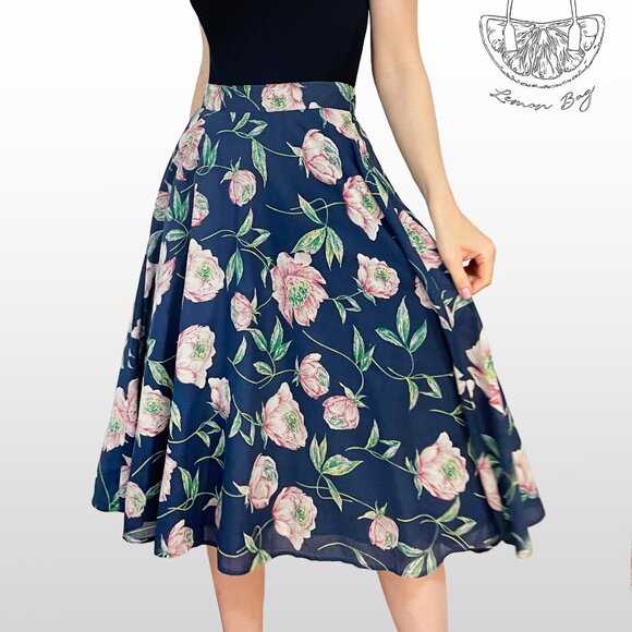 French Connection / Midi Pleated Skirt / Color Dark Blue Floral / Size XS - Picture 3 of 6